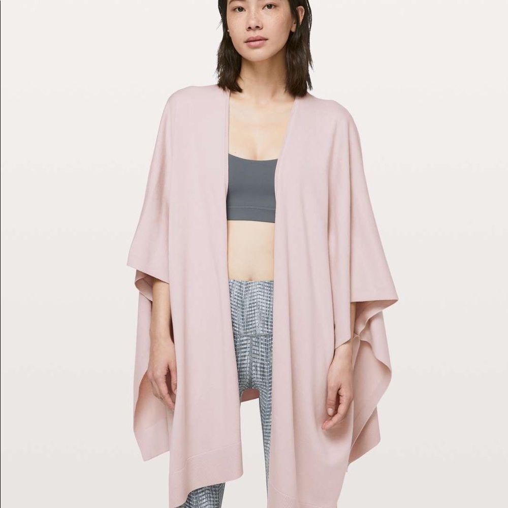 Lululemon Free to Coast Wrap